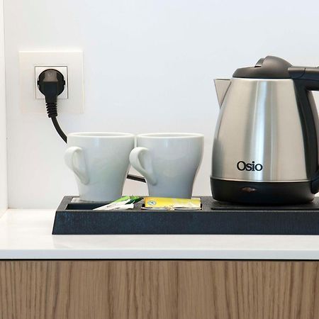 Radisson Blu Towers Kaushambi Delhi Ncr Hotel Ghaziabad Ngoại thất bức ảnh A kettle