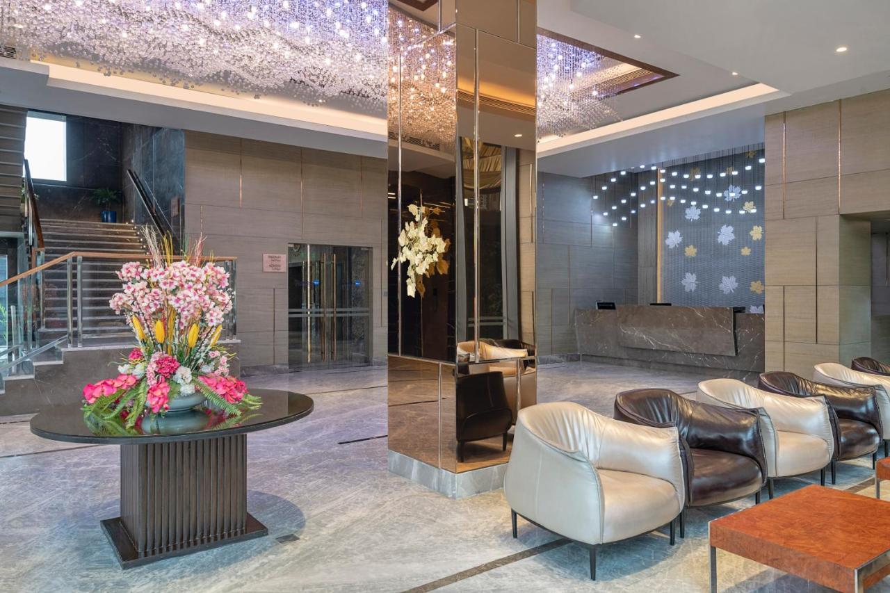 Radisson Blu Towers Kaushambi Delhi Ncr Hotel Ghaziabad Ngoại thất bức ảnh Lobby