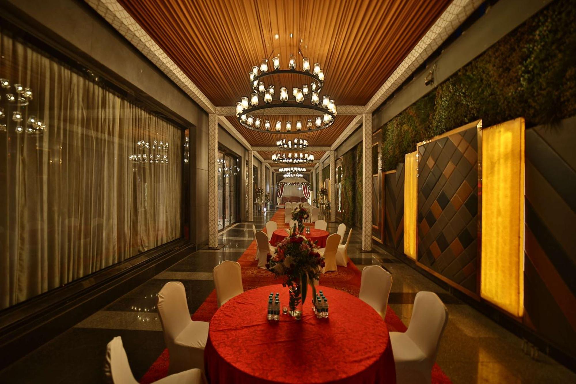 Radisson Blu Towers Kaushambi Delhi Ncr Hotel Ghaziabad Ngoại thất bức ảnh The Imperial, New Delhi