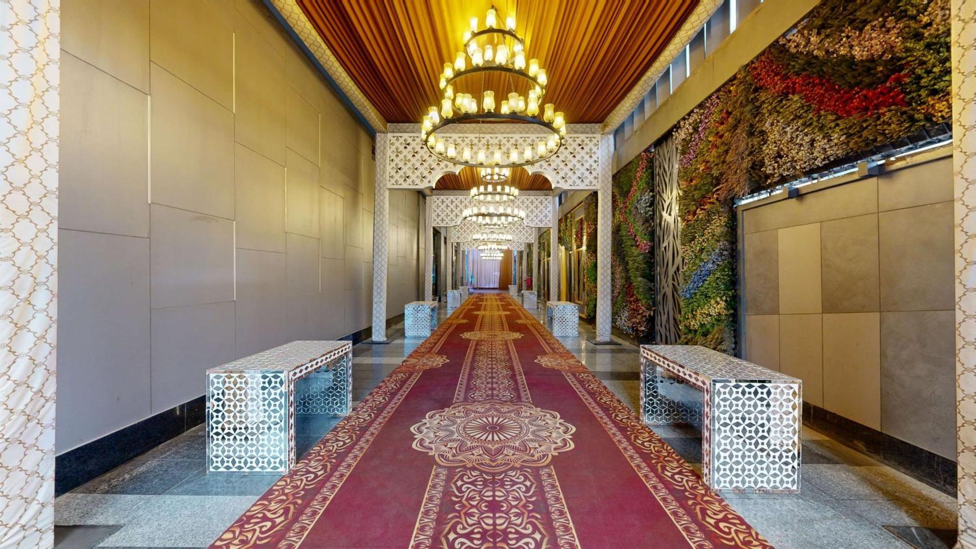 Radisson Blu Towers Kaushambi Delhi Ncr Hotel Ghaziabad Ngoại thất bức ảnh The interior of the hotel