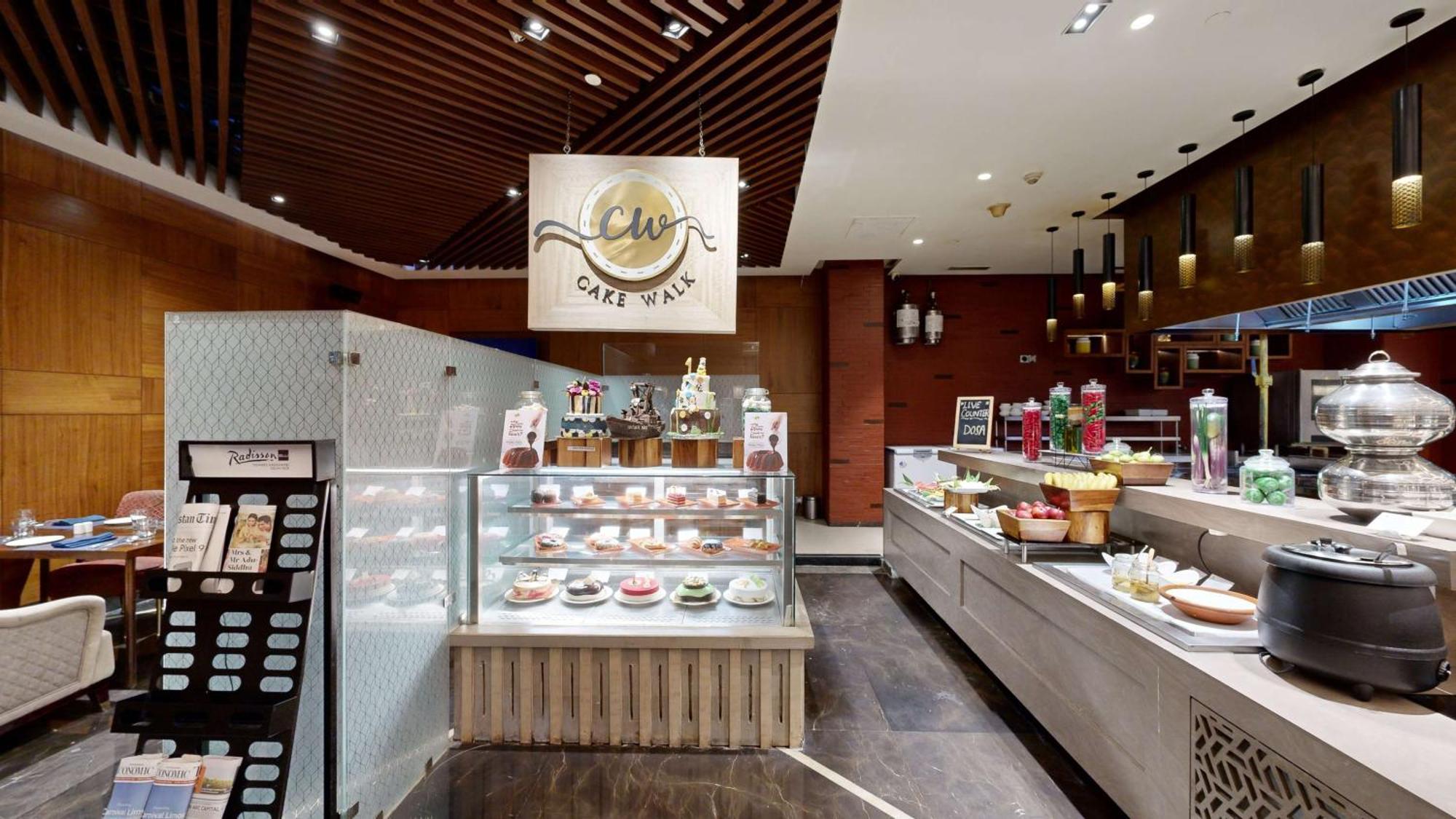Radisson Blu Towers Kaushambi Delhi Ncr Hotel Ghaziabad Ngoại thất bức ảnh Cake Walk